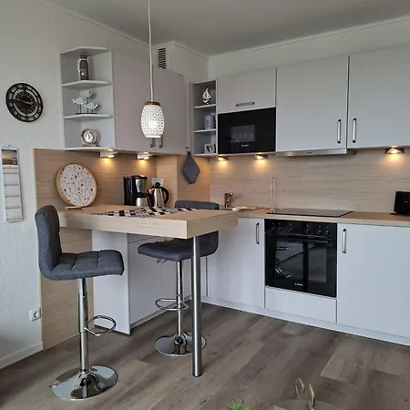 Haus Am Deich 12 *